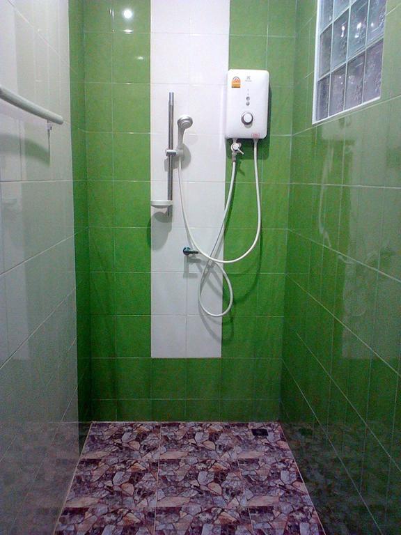 Baan Benjathip Hostel Amphawa Cameră foto